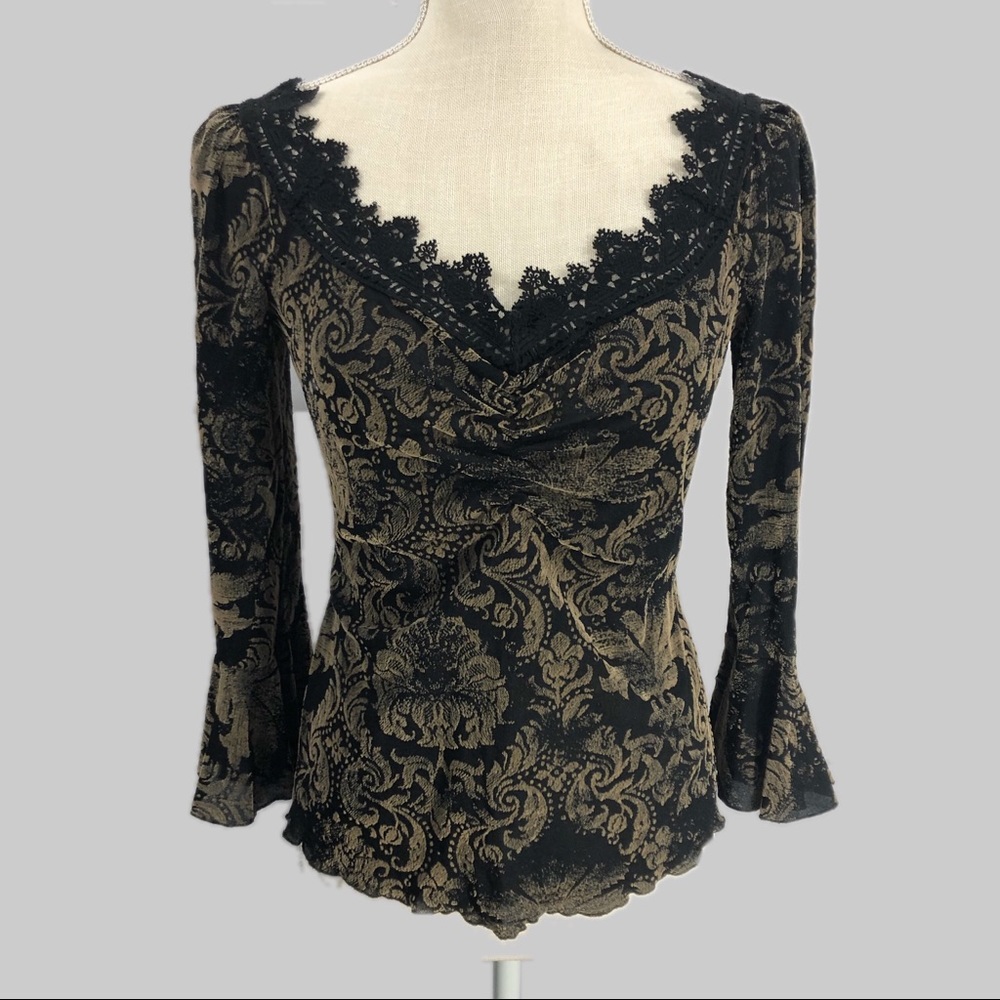 Sinequanone Bell Cuff Top